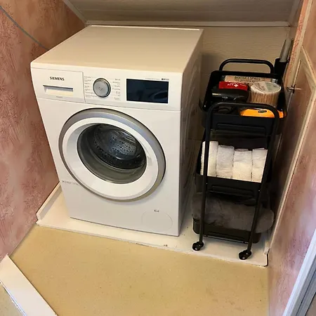 Apartment Lite Hus Med Egen Inngang - Sentral Beliggenhet *