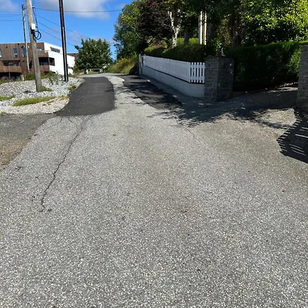 아파트 Lite Hus Med Egen Inngang - Sentral Beliggenhet 호이예순