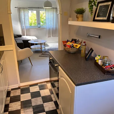 Lite Hus Med Egen Inngang - Sentral Beliggenhet *