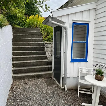 Lite Hus Med Egen Inngang - Sentral Beliggenhet * 호이예순