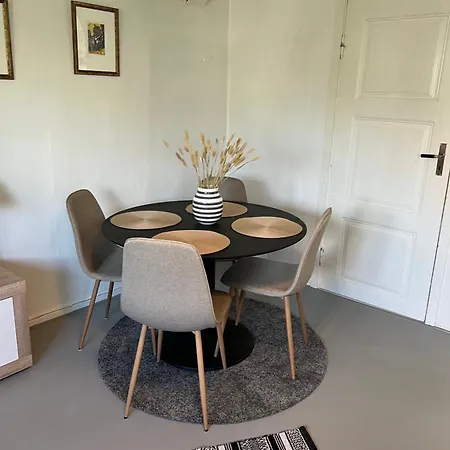 Apartment Lite Hus Med Egen Inngang - Sentral Beliggenhet